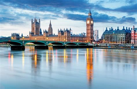 River Thames .
